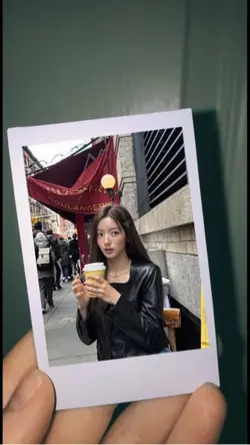 POLAROID AESTHETIC 