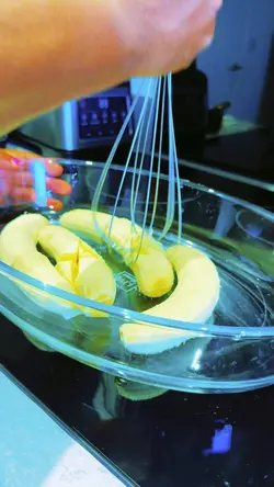 Banana cake 