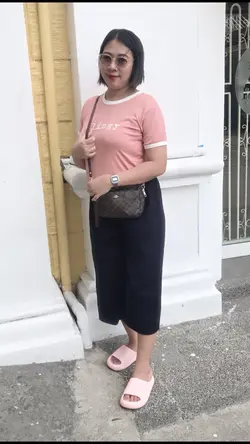 2 videos 20 photos