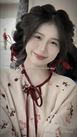 Mẫu Tết 2025