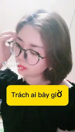 Trách ai vai nữ