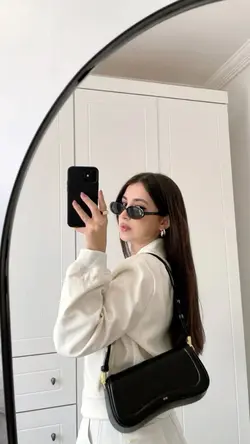 mirror selfie