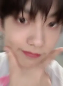 수빈아 귀엽던지 잘생기든지 하나만 해