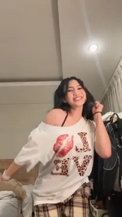 AU AU AU DANCE