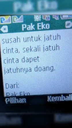 SUSAH JATUH CINTA