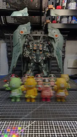 Art toy show case