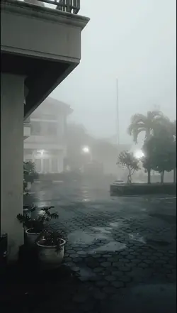 kabut dan slomo