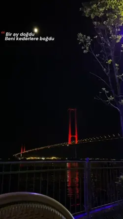 Bir Ay doğdu 