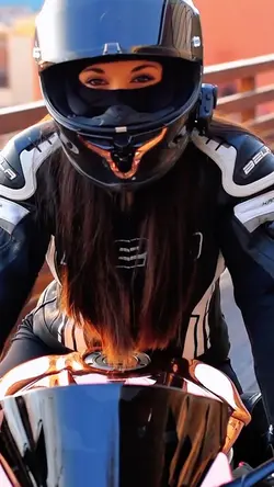 Motovlog eyes