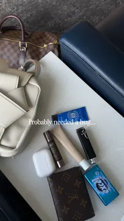 No hug = solo trip