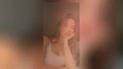 Selfie grintoso con teschio pulsante