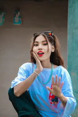 Lena Dena ke bate