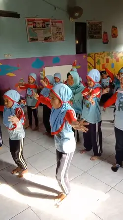 ekskul tari anak tk