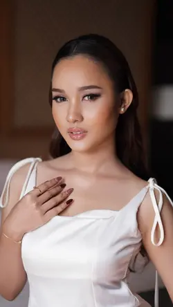 Slomosmooth makeup