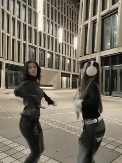 Dance with me 