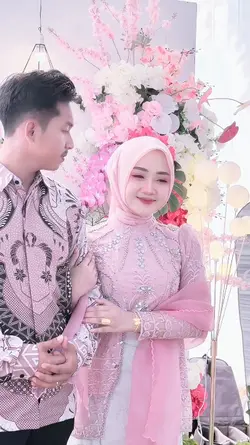 Ndoro Ayu + Slomow 