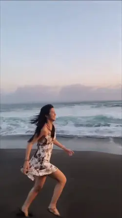 Hands slowmotion