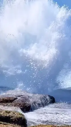 CRASHING WAVE