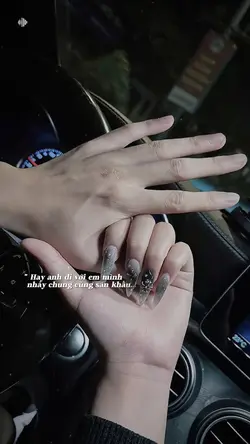 Hay anh đi với em
