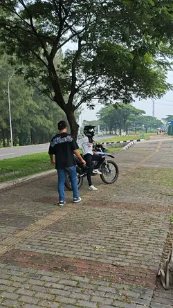 1 video 14 foto