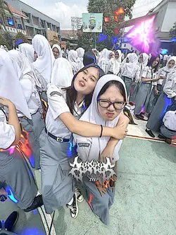 VERSI 3:4