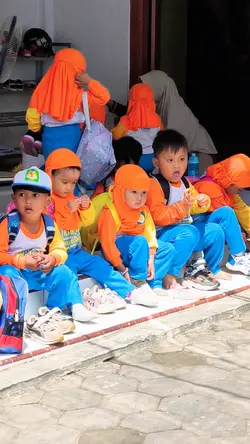 Jemput anak sekolah 