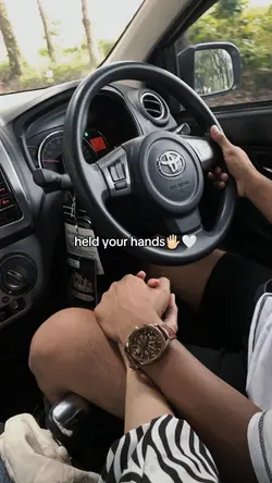 holding hands trend