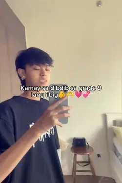 kamay sa dibdib 