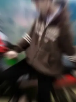 sau tawv lo tsi teb