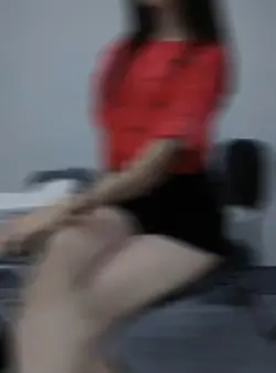 Vùa đi vừa khóc