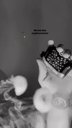 mírame así