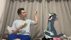 Tom Loves Snacks