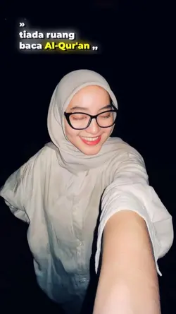 Kau kawan tapi hantu