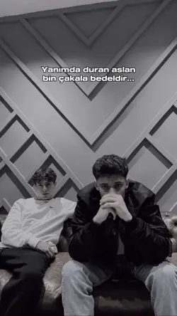 Yanımda duran aslan