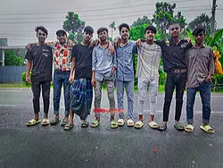 বন্ধু গুলো আমার 