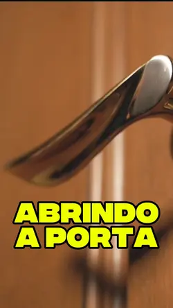 abrindo a porta