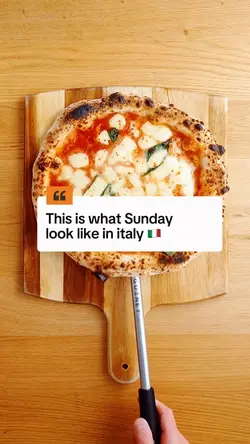 Pizza time in Italy 
