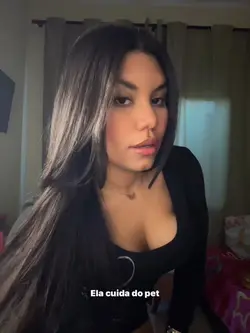 Ela cuida do pet