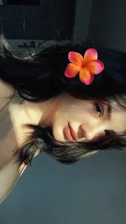 Aesthetic + 1 Flower