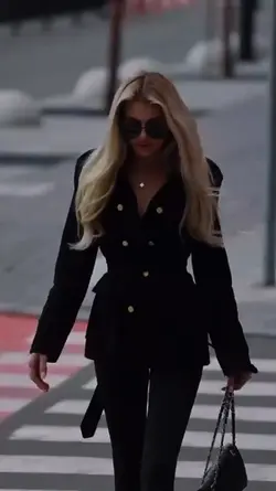 Fashion in Frame