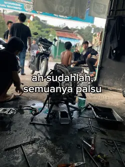 semuanya palsu