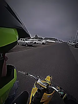 No me mires con esos
