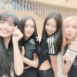 BLACKPINK 🖤💗