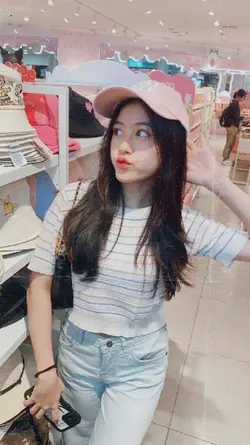 ikan hiu melayang