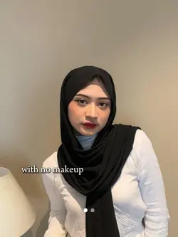 with no makeup she