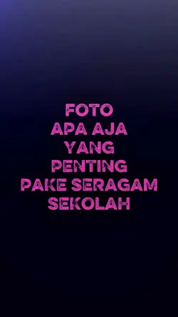 Pake seragam sekolah