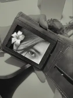 Wallet Photo