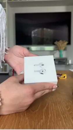 Unboxing AirPods 4 🎧