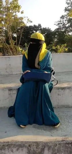 পিছনে বদনাম করতে পার