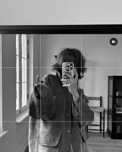 Frame mirrorselfie